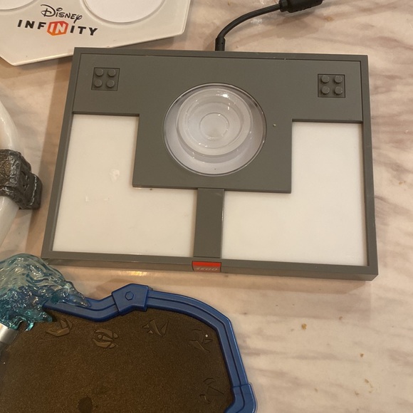 Disney Infinity Portal , Lego Dimensions, Portal of Power & Skylander Traptanium - Picture 6 of 7
